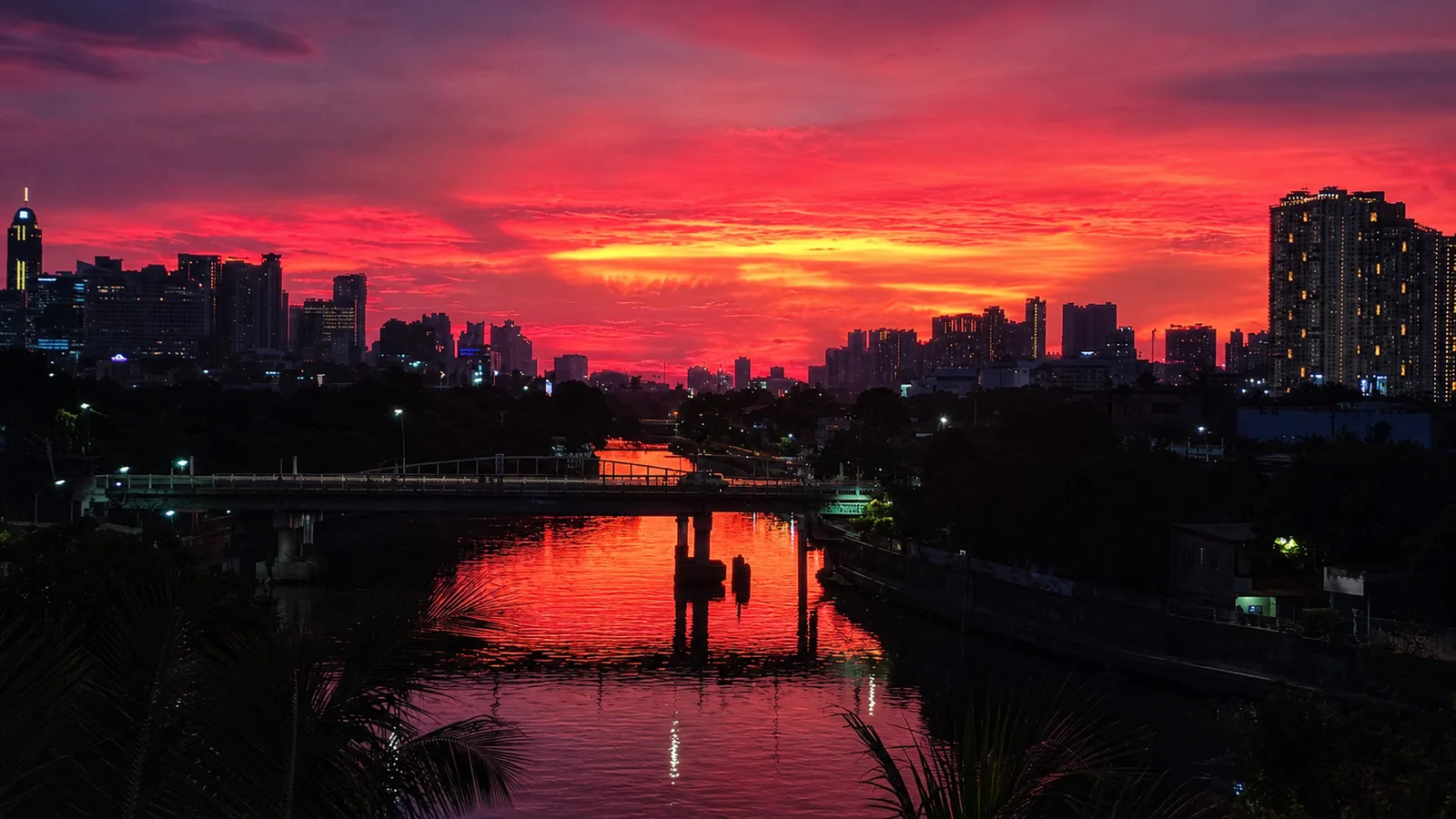 Sunset over the Bambang San Joaquin bridge beside Fur Casa in Pasig City